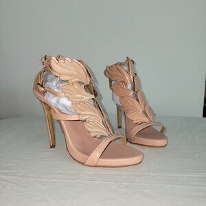 GIUSEPPE ZANOTTI  Cream suede sandals.